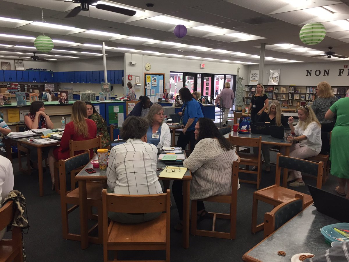 heatherjsmyth's tweet photo. Ms. Gilbert gave an awesome presentation during ERPL on Small Group Instruction using Ready Reading - even better she was still in costume from doing a room transformation with her class! π@OsceolaElem @meredithg17 #VCSELA #bethewildcard #WildCardChat #AwesomeOsceola https://t.co/z6eNgsVFYB