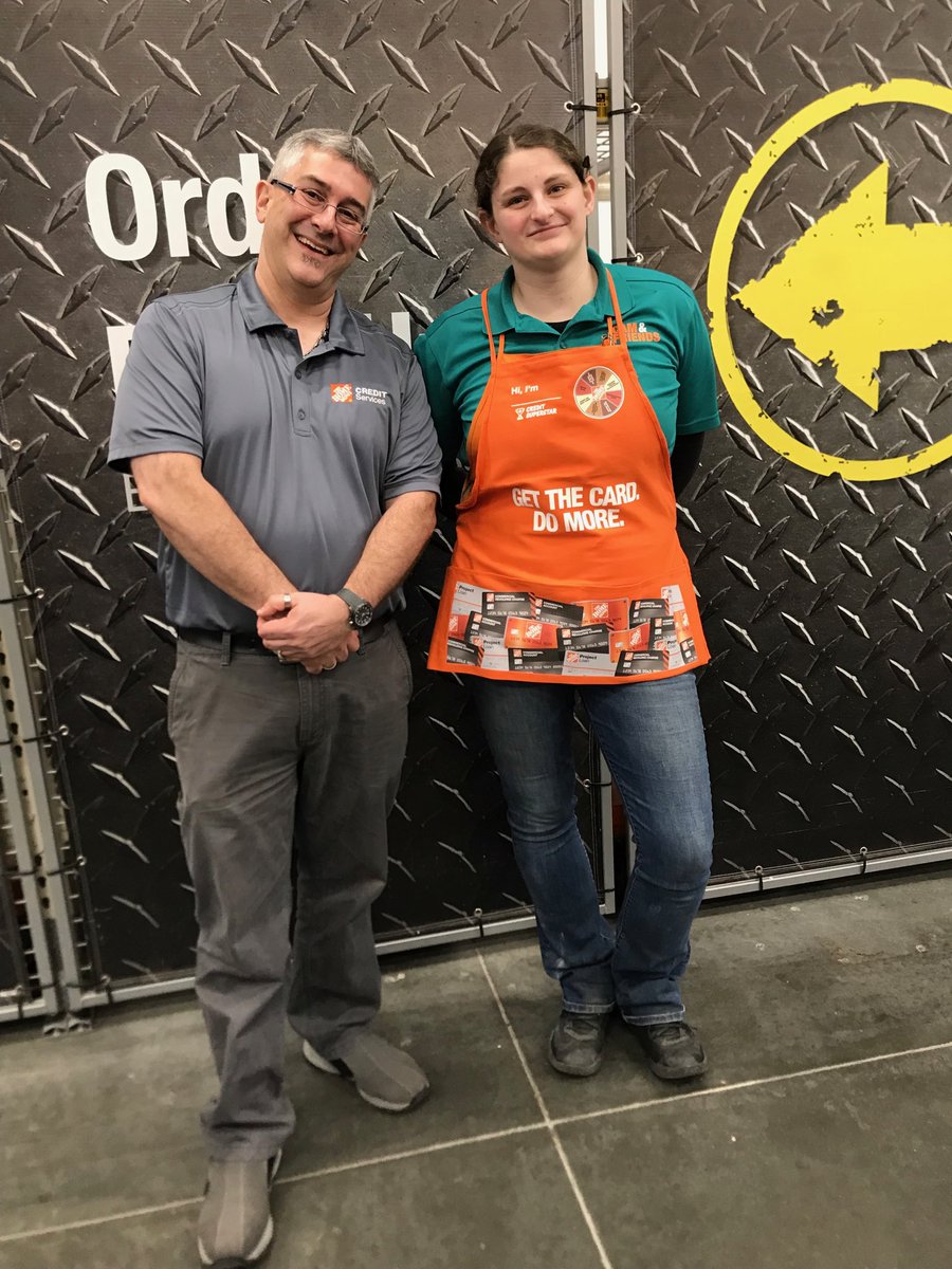 thd4735's tweet photo. Fantastic visit with Jason from credit services! Thank you for recognizing our credit super stars with stylish New Aprons. ⁦@BlancaM4735⁩ ⁦@JasonBallDM198⁩ ⁦@ChrisHR0198⁩ https://t.co/LLpEQ8Kvnq