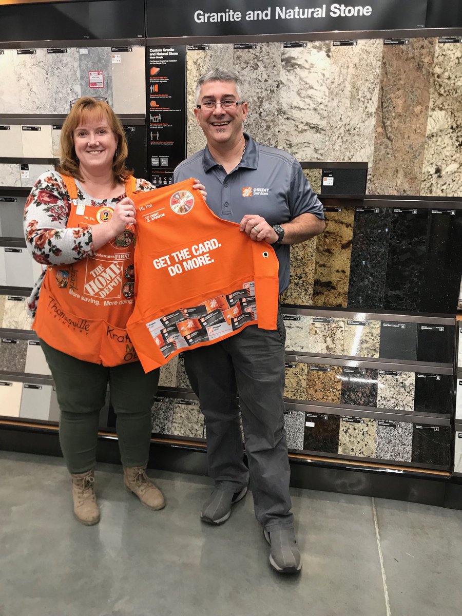 thd4735's tweet photo. Fantastic visit with Jason from credit services! Thank you for recognizing our credit super stars with stylish New Aprons. ⁦@BlancaM4735⁩ ⁦@JasonBallDM198⁩ ⁦@ChrisHR0198⁩ https://t.co/LLpEQ8Kvnq