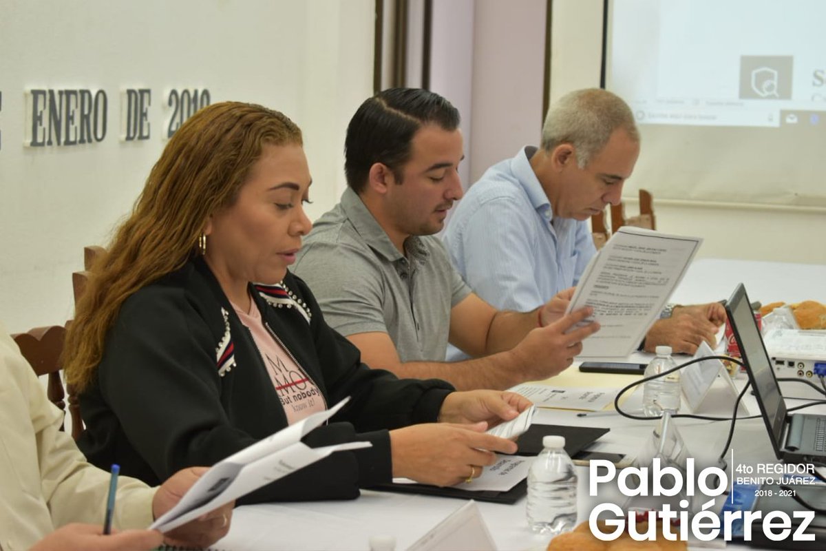 GutierrezFPablo's tweet photo. En la Cuarta Reunión de la Comisión de Planeación Municipal, analizamos diversos puntos y se dio seguimiento a los avances del Plan Municipal de Desarrollo, integrado con las opiniones los #cancunenses que participaron en la #ConsultaCiudadana. #CuartaRegiduríaTrabajaPorTi https://t.co/t4KbOcZV7k