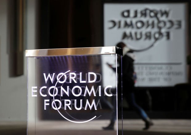 La 4ème révolution industrielle au cœur des débats de Davos. A nous de construire une société "augmentée" et non assujettie à de grands propriétaires de données sans éthique  amzc.news/davos-la-quatr…   #numérique   #entreprises   #création