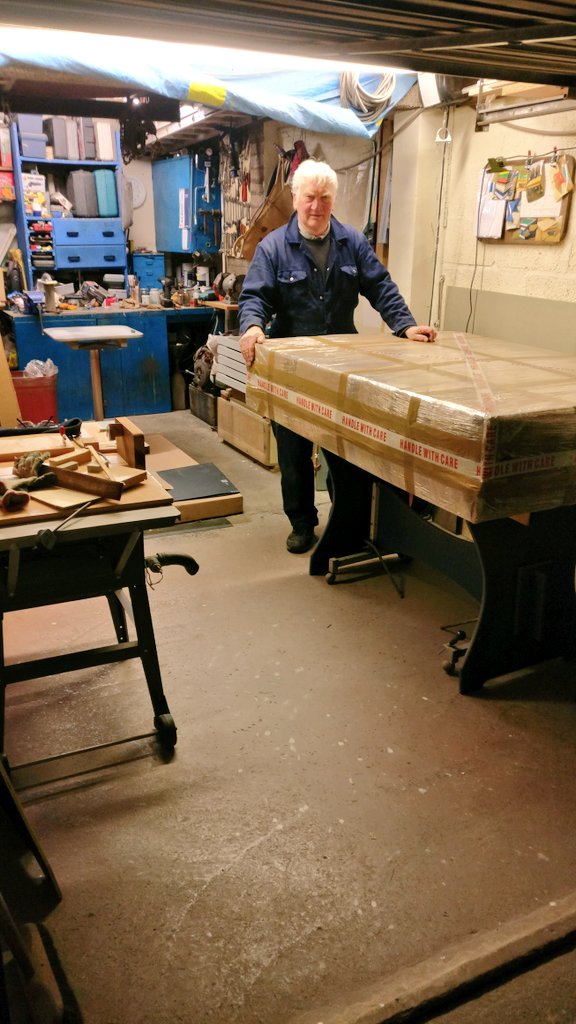 flickforkicks's tweet photo. Dad very secretly ecstatic at packing mission completion. 😬 Shipping to Virginia, U.S. soon. The box. 🇺🇲📦💨
#subbuteo #subbuteotable #madeinuk #familybusiness #flickforkicks #playfacetoface https://t.co/vIUvR1wz4Q