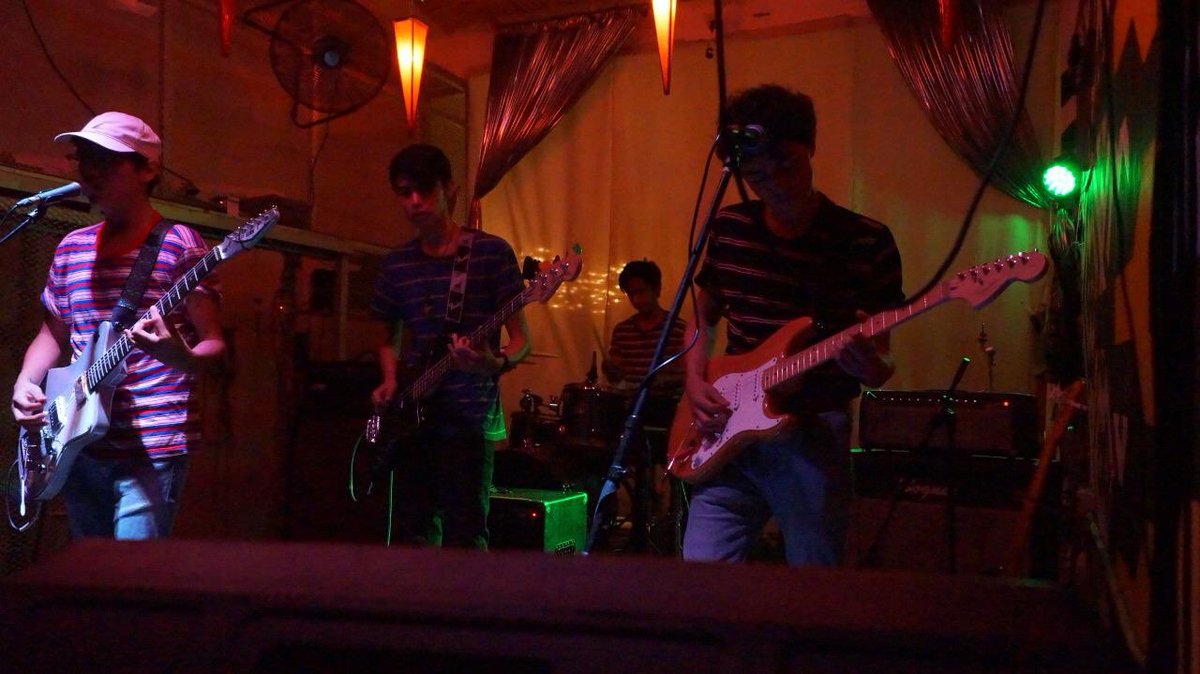 somosnubesmx's tweet photo. ¡El 8 de febrero tenemos cita en el ziggy!
#barrioantiguo #rockmexicano #fenderguitar #eastwoodguitar #ziggybar #IndieMusic https://t.co/BnJSjNgDrh
