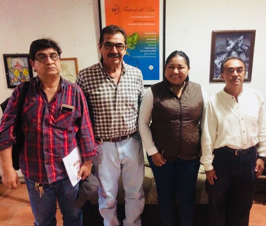 lalizcuevas's tweet photo. Con #FOROECOLOGICOJUCHITECO 🍃Trabajamos de la mano para acercar capacitaciones productivas a toda la sociedad Istmeña. 
Representante Legal Gonzalo Bustillo Firmamos convenio #ICAPET 💯
#CentroDeEducaciónAmbiental
#JuntosConstruimosElCambio
#Juchitan
@IvetteMurat @alejandromurat https://t.co/qJmDjDfkYQ