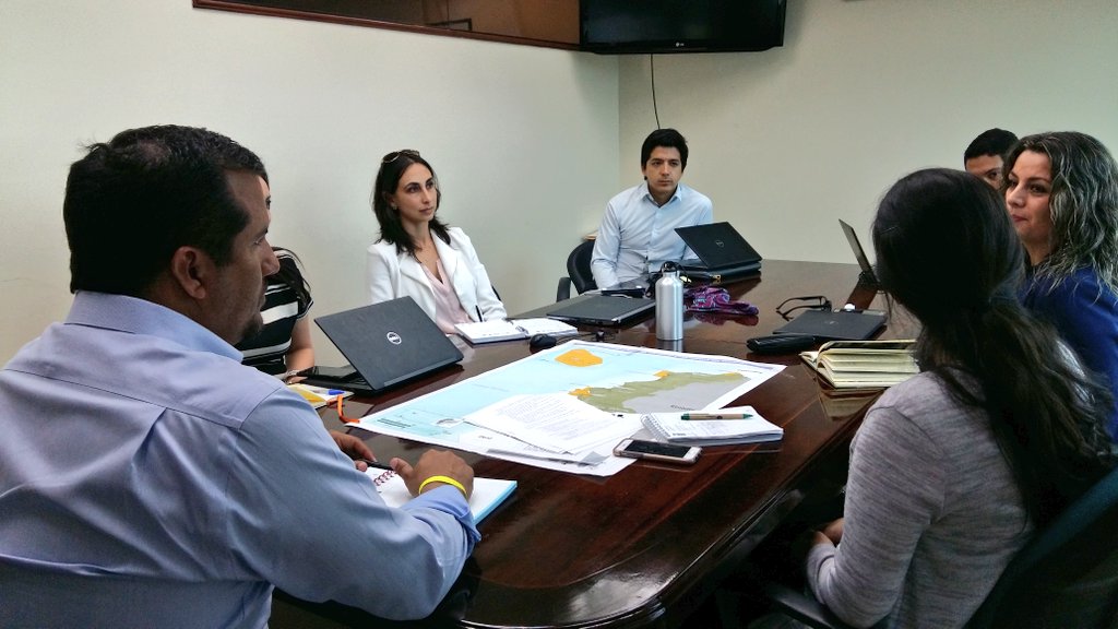 MAE_Zonal5's tweet photo. Desde la Subsecretaría de Gestión Marina y Costera, se fortalece el trabajo con la cooperación internacional, hoy el equipo de @PNUDEcuador presentó los proyectos e iniciativas que se están ejecutando en la zona marina costera. https://t.co/nRclvg9C5o