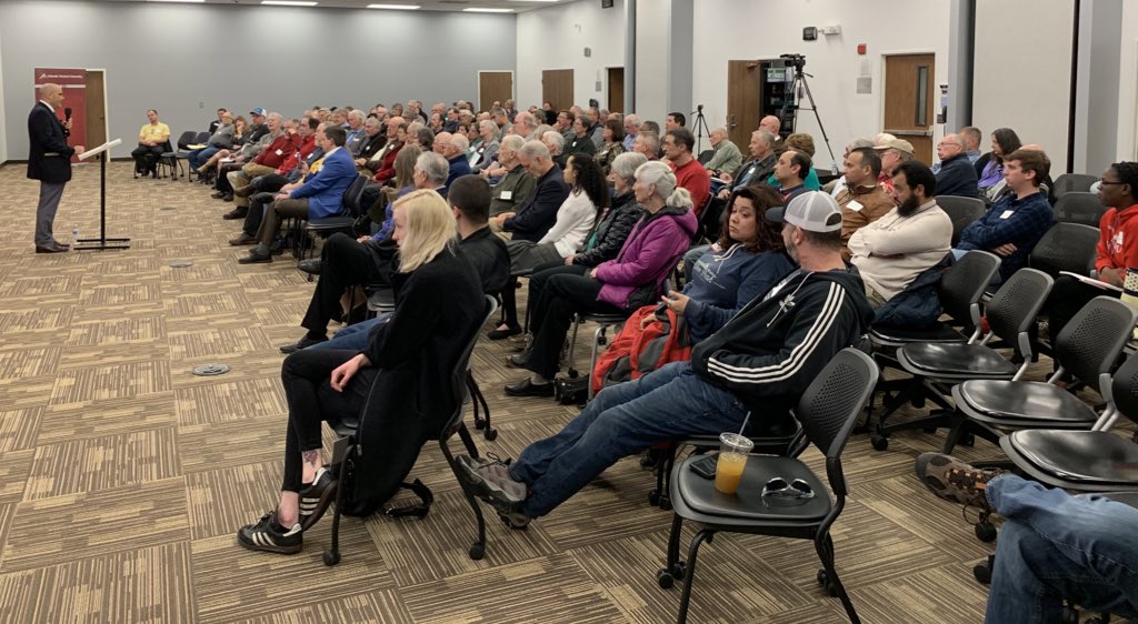 jaymehbrown's tweet photo. @ryanmcmaken of the @mises @bastiatsociety speaking at CTU Presents #ColoradoSprings @ctuniversity @BethBraaten719 @jwalker719 #ctucampus https://t.co/fCeeUYFnId