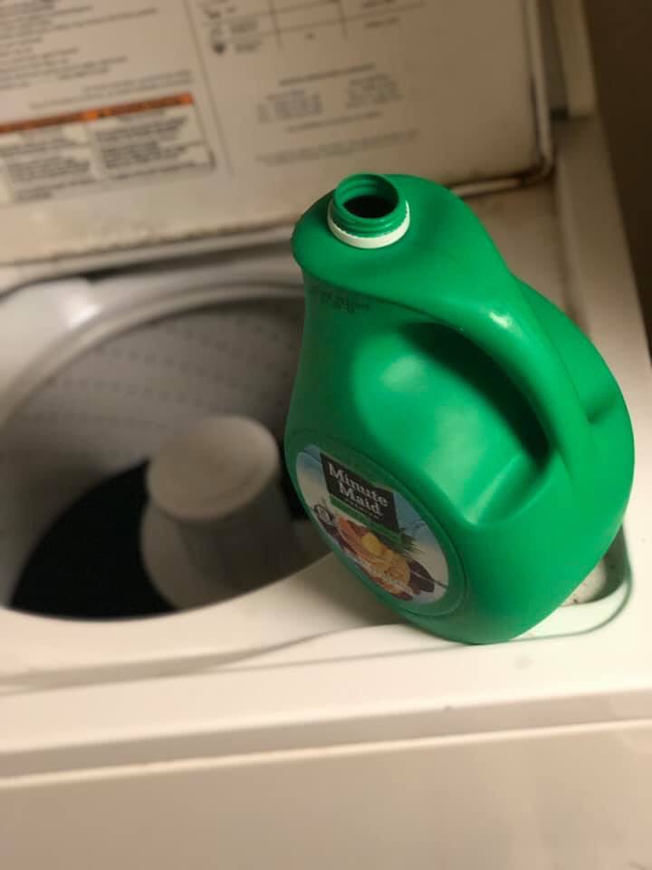 Know I’m high I done poured this shit in the washing machine all ova my clothes 😭