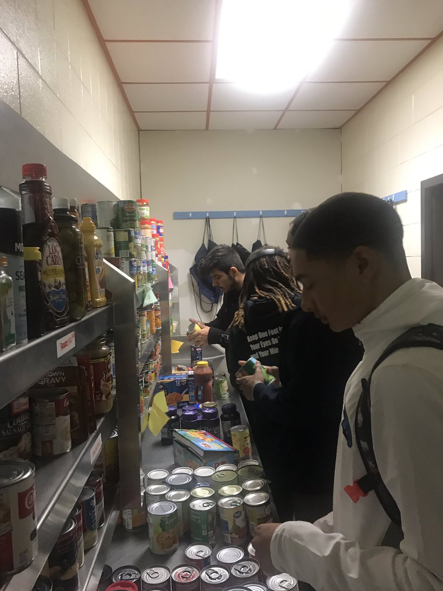 BirdDeca's tweet image. Proud of our LC Bird family and DECA members for collecting 240 of food items for our Skyhawks to the rescue food pantry.  @lcBirdCTE @lcbirdprincipal @VirginiaDECA @OatesBusiness