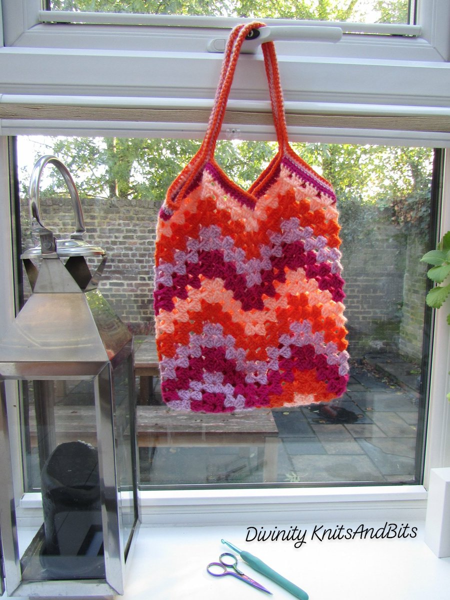 DivinityKab's tweet photo. Inspired by @puteh_crochet_style 
#CrochetersOfTwitter #CrochetersOfInstagram #CrochetersOfFacebook #Crochet #YarnAddiction #YarnAddict #Yarnoholic #MarketBag #Handmade #Accessories https://t.co/haJwjWR4Sm