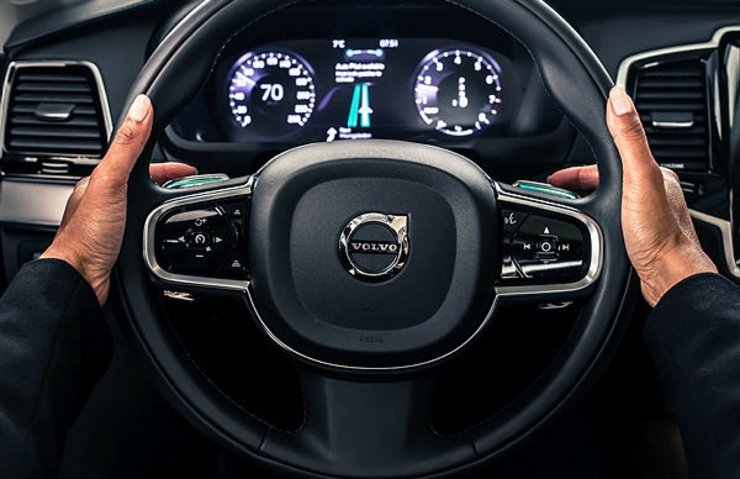 colpan_uluhan's tweet photo. Volvo, İsveç'te 200 bin otomobili geri çağrıldı https://t.co/KrMNtFzaoJ https://t.co/h7XWdIlpD9