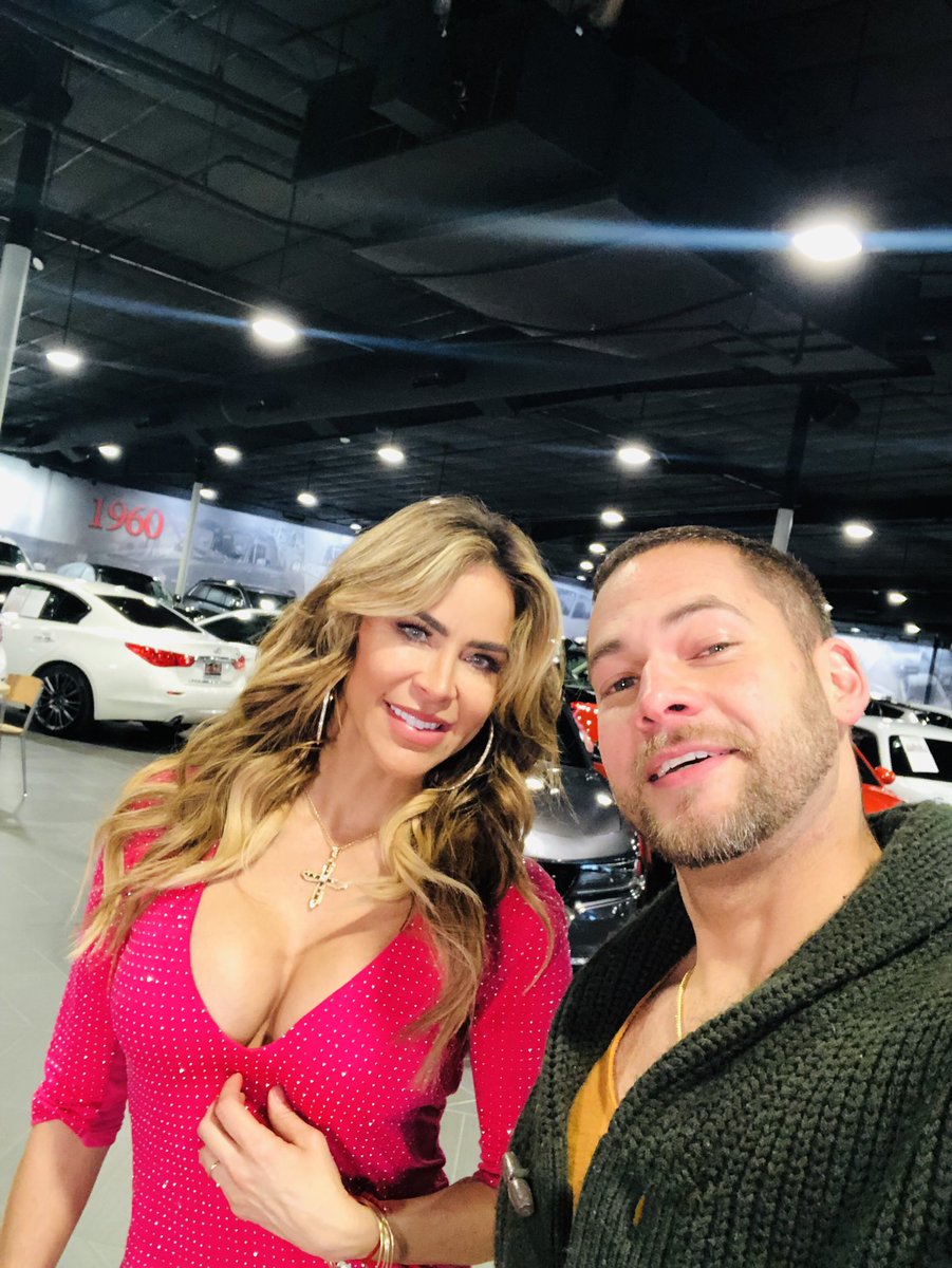 manuelcreature's tweet photo. La bella Aylin Mujica, Dios te bendiga preciosa. Éxitos https://t.co/P45yflWBuQ