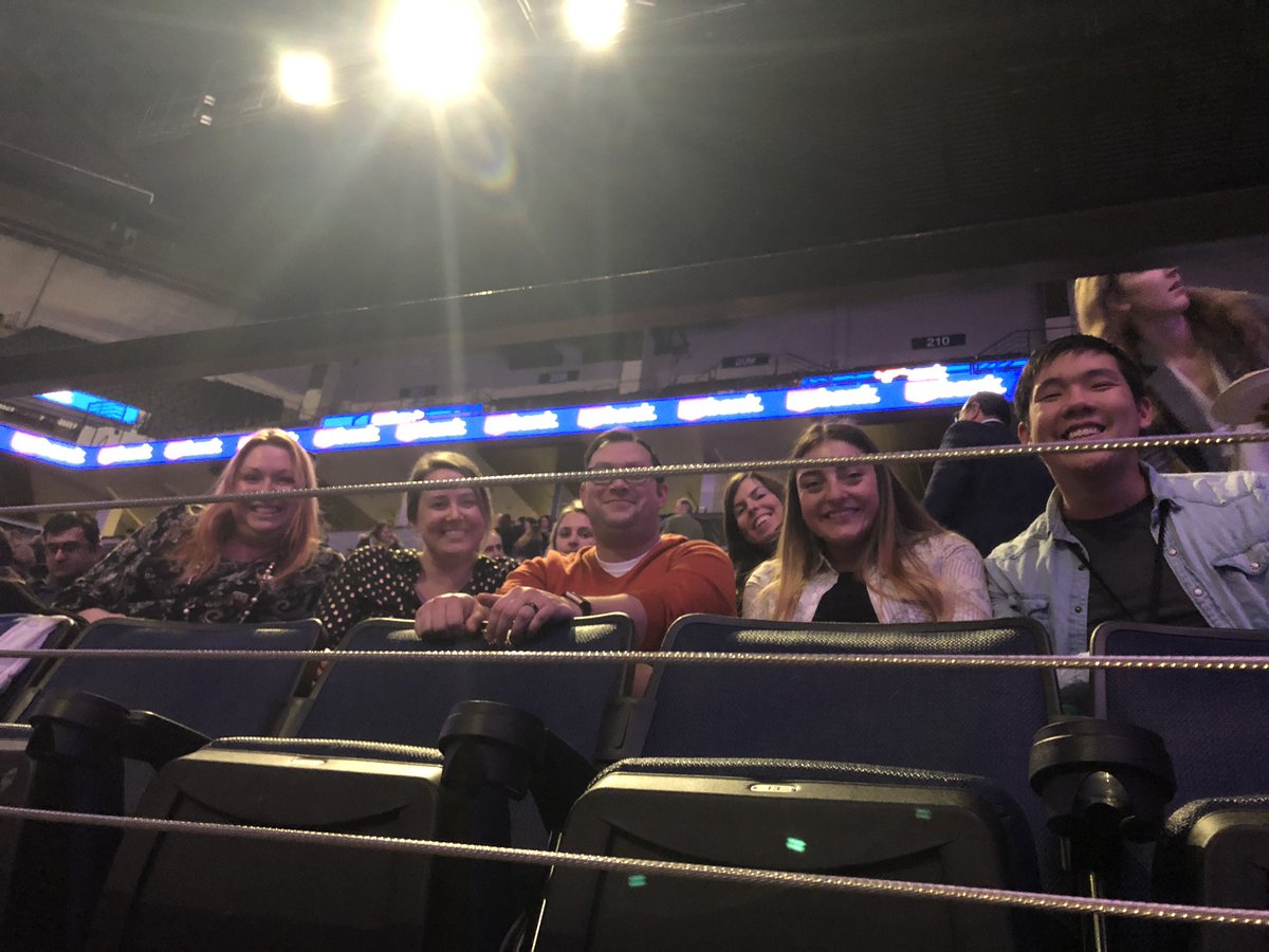 slbeatty's tweet photo. Good times with @USBank colleagues #AllEmployeeEvent2019 #USB60 https://t.co/cQ2IBUBugx