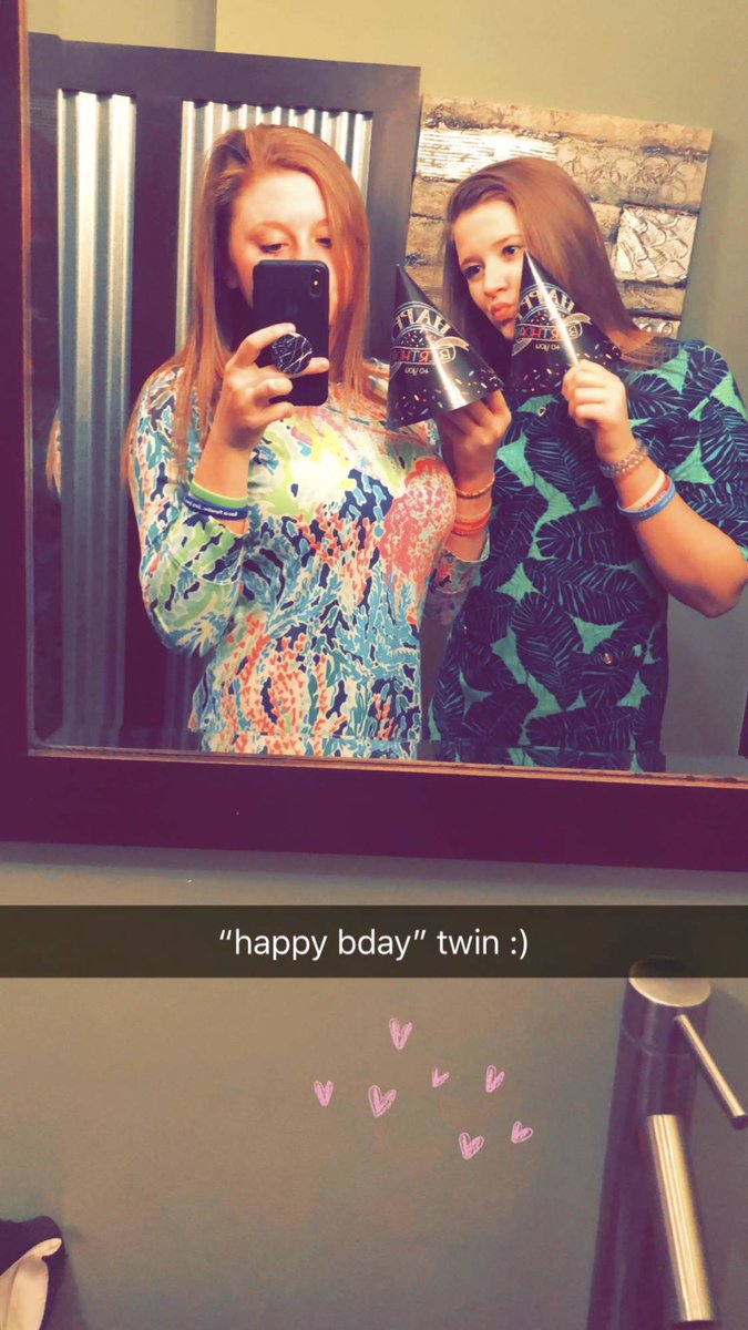 karaqackers's tweet photo. happy 18th birthday to my day 1 and favorite sister❤️❤️❤️ love u forever 💓😇 @lexirizzzo https://t.co/u2dDbfLWMC