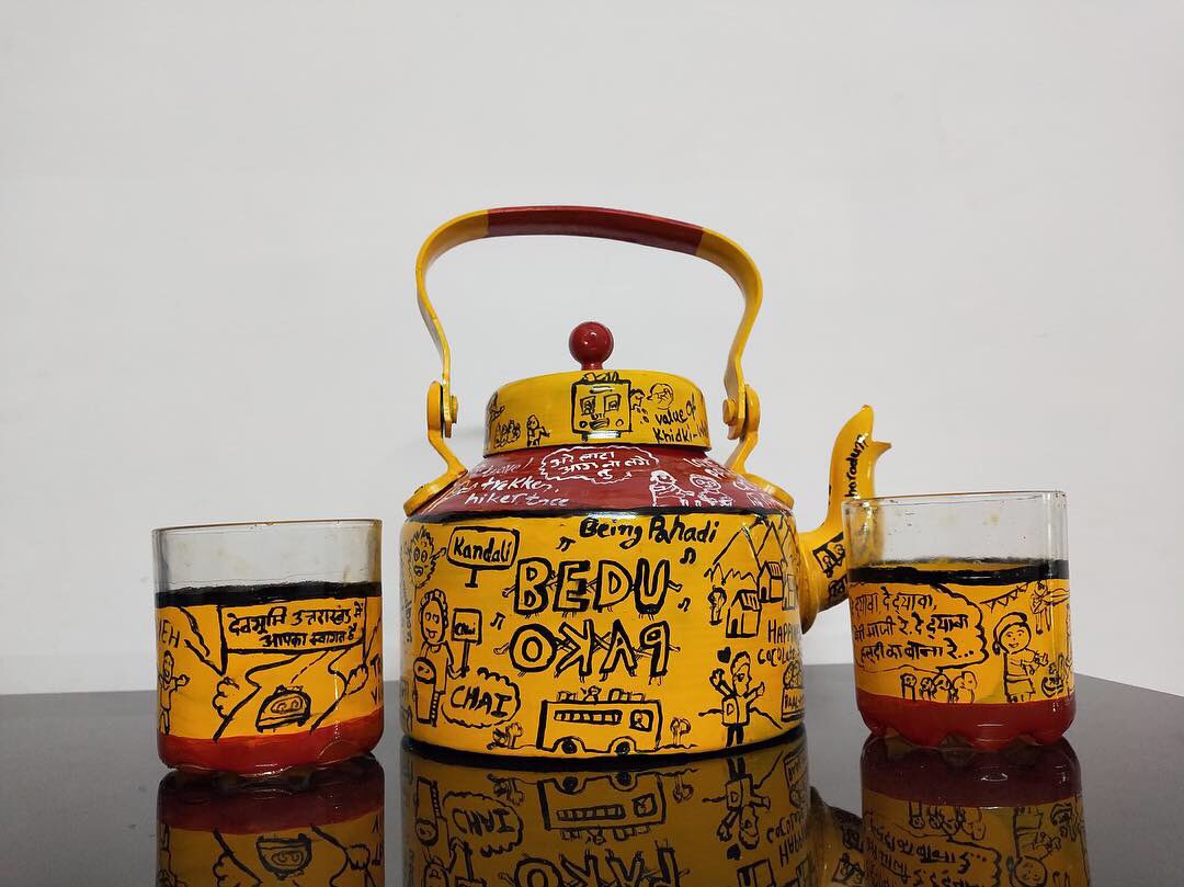 Uksouls's tweet photo. creativity on a kettle.
Glance of Uttarakhand 💓
#uttarakhand #creativity #culture #Almora_my_beautiful_home_town #devbhoomi #art #artist #colours #Badrinath #paint #talent #talentacquisition #TalentBeyondChallenges #Trending #indian #indianart https://t.co/rGW9gHzXBM