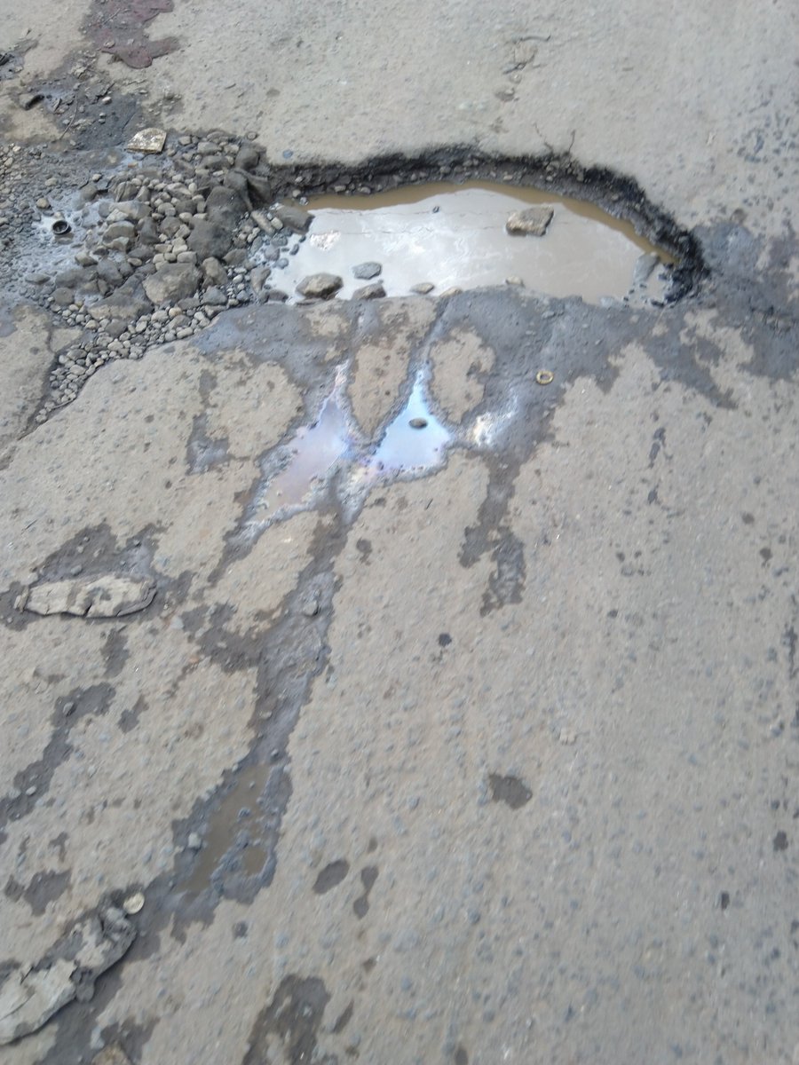 davisresident1's tweet photo. @MikeSonko Kindly facilitate full recarpeting of mbagathi rd from mbagathi primary to shadrack kimalel primary, Ngummo, Woodley/kenyatta golfcourse ward, Kibra constituency,Nairobi County. https://t.co/hKSD5hM6U0
