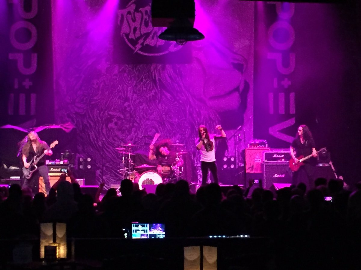 HoustonHarDRock's tweet photo. Getting ready for @PopEvil tonight as we brace the freakin cold to get to @HOBHouston 
@BlackHeartSts kickin things off!
#GetHarD https://t.co/bIqqBAtR86