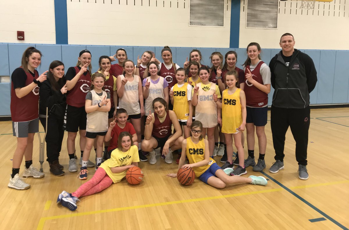 TideGirlsHoops's tweet photo. These girls spent the afternoon supporting our middle school programs, then spent the night working with these awesome 5th and 6th graders, then finished with s high intensity shooting workout! We have an incredible group of girls and great role models! https://t.co/9LQDz1rZih