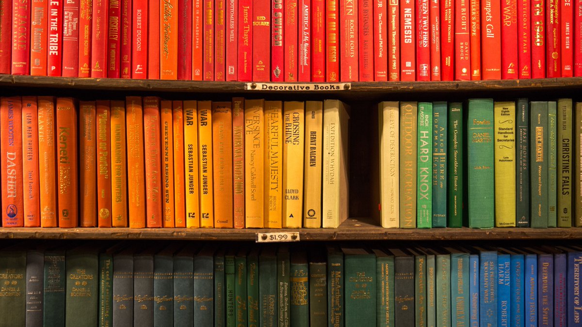 duuple's tweet photo. Some people create art out of their books 📕by arranging them in such a way that they create a pattern of some sort. 📙Take some #Shelfies 📒and upload your most spine tingling photos 📗to the #DuupleApp for a chance to win! 🤓📘🏆
https://t.co/XBiq2OLvvZ
#Duuple #BookShelfie https://t.co/COSfH8QvJ5
