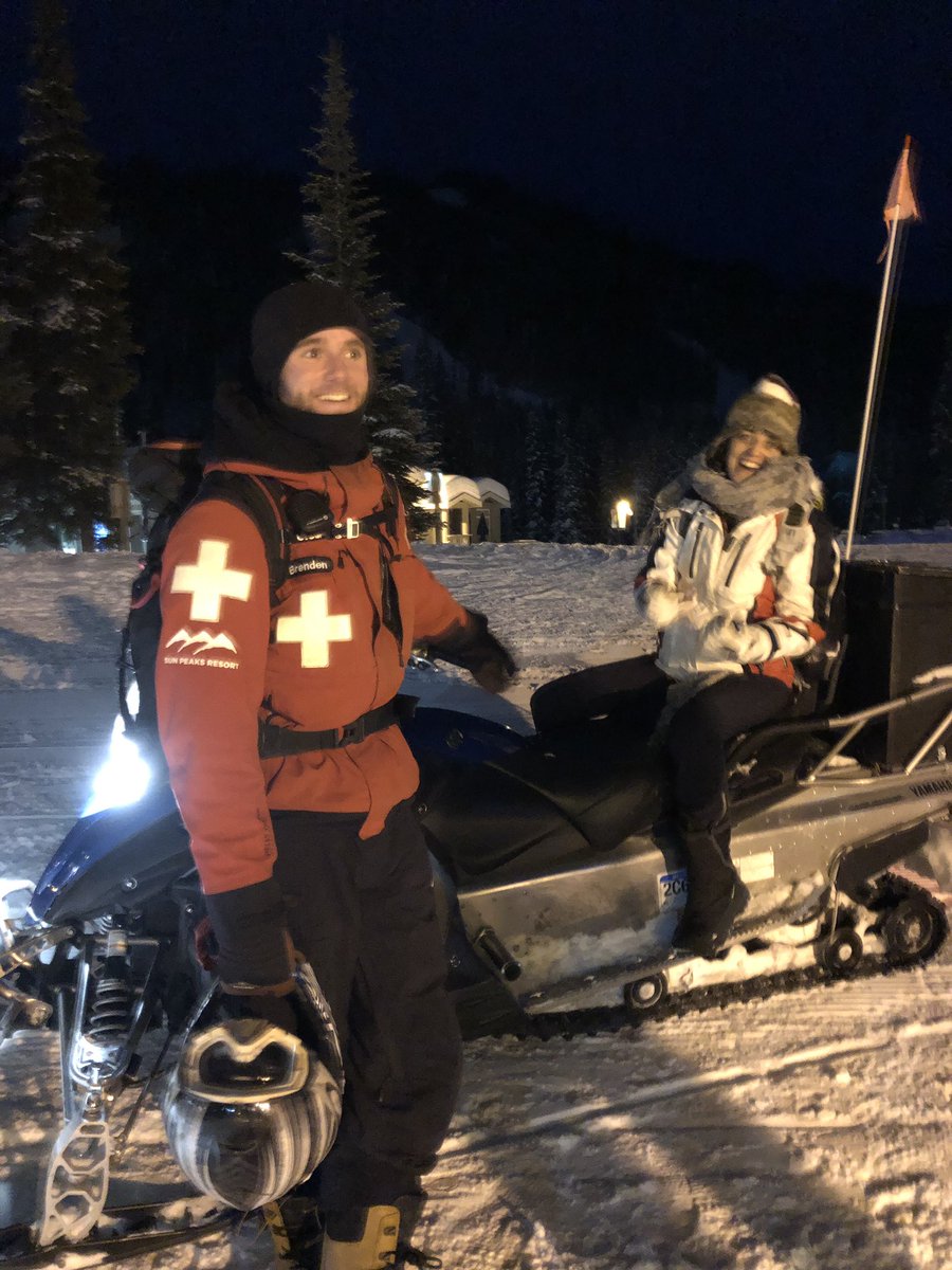 3 Course Fondue dinner at the #SunburstLodge followed by a night #TorchSki down the mountain.
#YikesWhatDidWeSignUpFor ???
<a href="/SunPeaksResort/">Sun Peaks Resort</a>