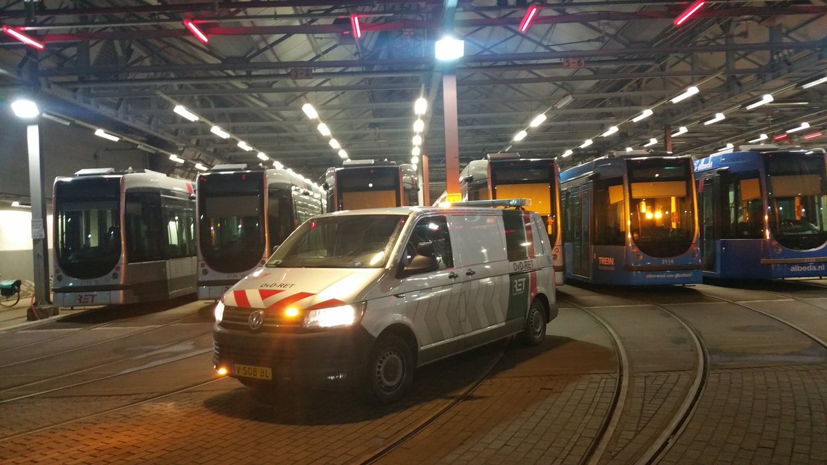 Ed35893841's tweet photo. Werken derde nacht Ovd RET nog een te gaan https://t.co/0Y6OtlEQJ3