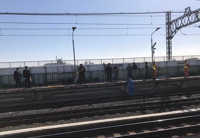 人身事故 田園都市線 東急線内 二子新地駅で人身事故 ブルーシート被せた何かを運んでった まとめダネ