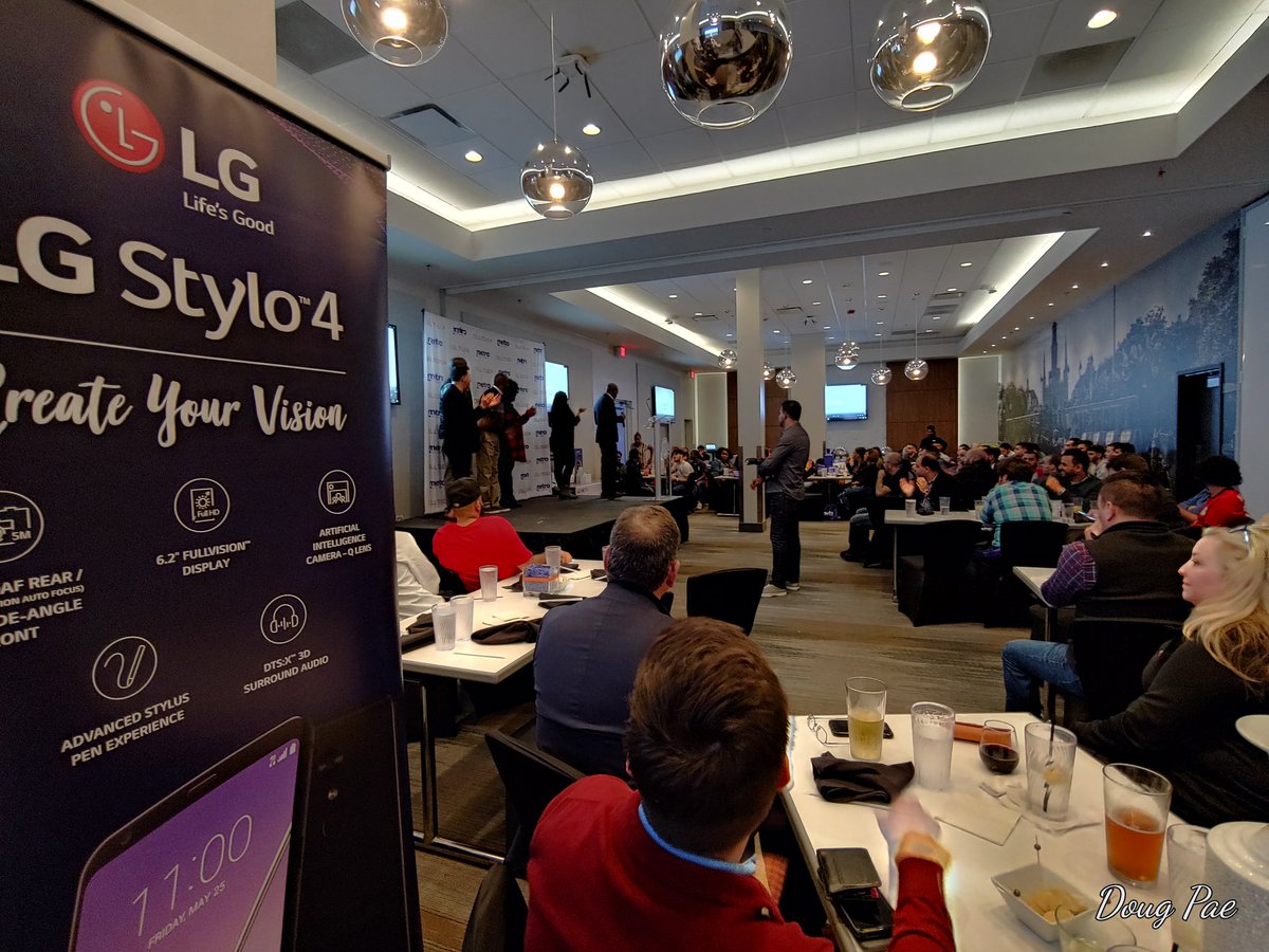 dpsurfer's tweet photo. CellTouch Metro by TMobile Big Easy 2019 awards banquet! #NOLA #metrobytmobile #celltouch https://t.co/jr554xpH4O