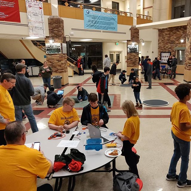 RentonCTE's tweet image. Robotic sumo competition is about to begin! #RSDSumo #SumoBot