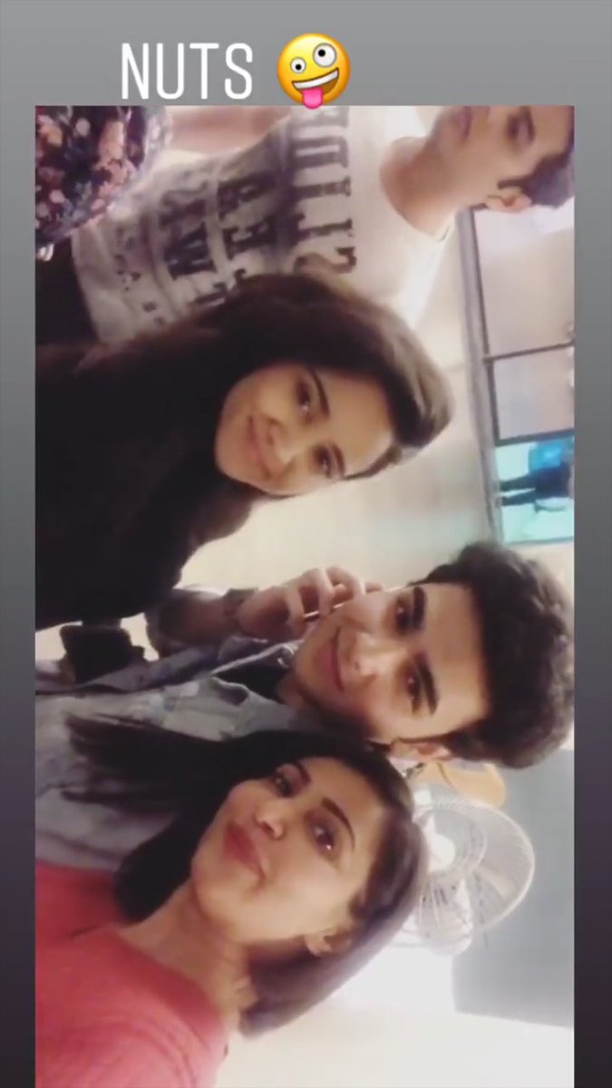 SinghStarlight's tweet photo. 😁😁This girl🔥🔥🔥
#Yudkbhhits350 @Ashisinghh @rishinakandhari @raghavdhirr https://t.co/I2gw9bkyN4