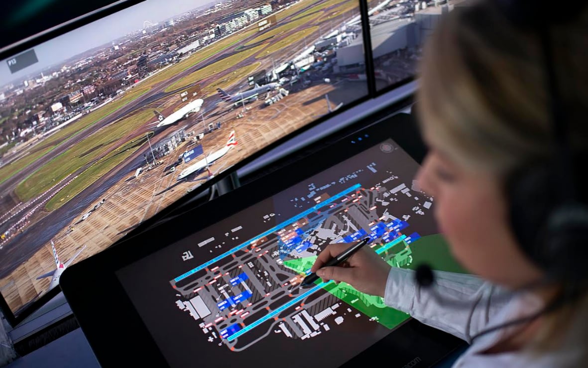 AI tested at Heathrow could prevent plane delays in bad weather #technology dld.bz/hpbKW