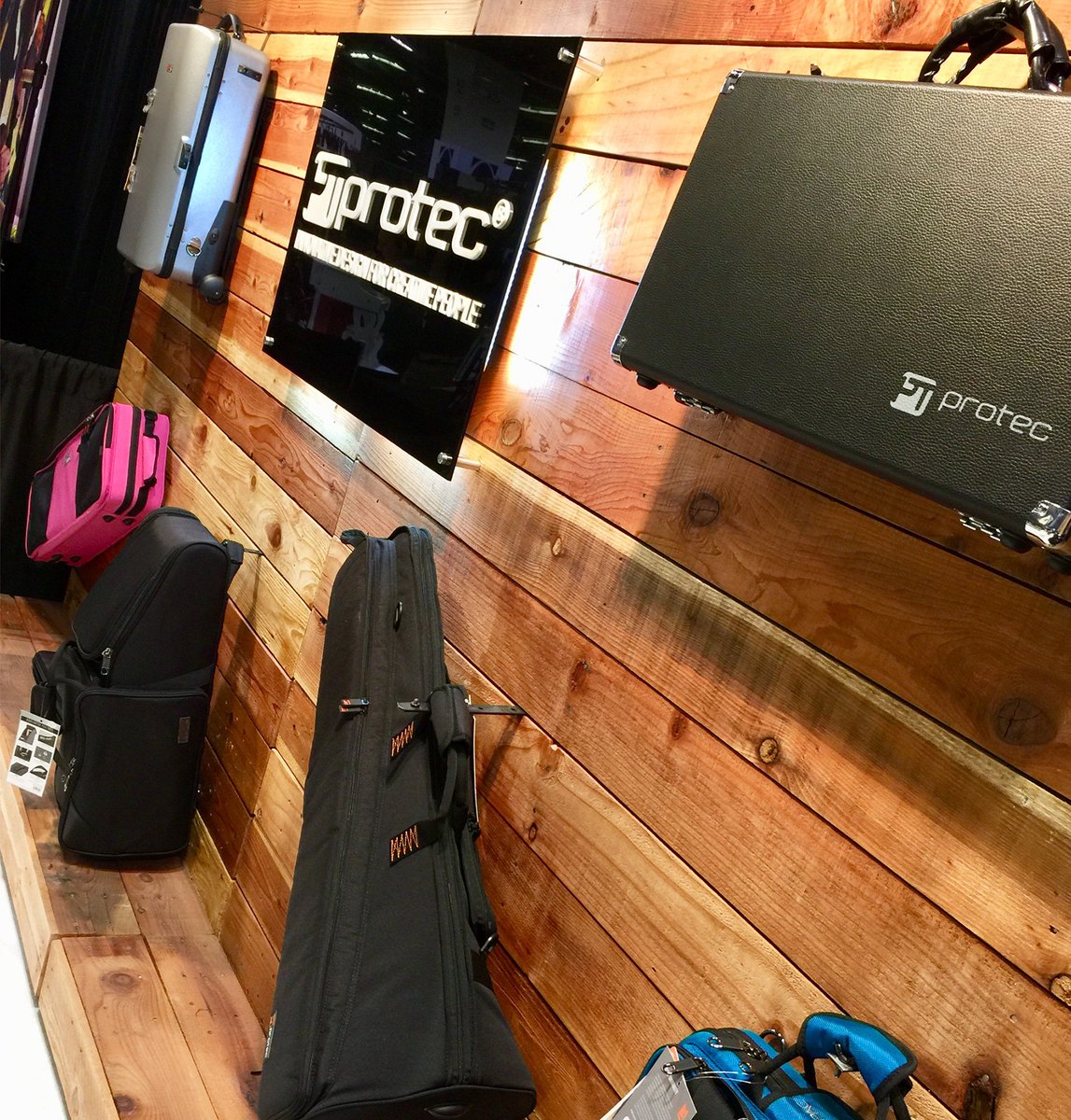 protecstyle's tweet photo. Building our #namm booth…come see us #7802! #namm2019 #music #case #bag #accessories #mutes #protecstyle https://t.co/GpUKcJJExp