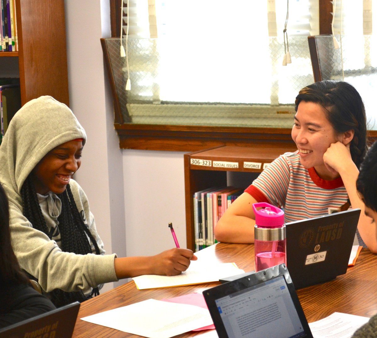 826LA's tweet photo. The 2019 #YoungAuthorsBookProject kicks off on February 7th! We are looking for volunteers to help @arts_hs students publish The Freedom Mixtape: a collection of essays on freedom inspired by music they listen to today. Visit https://t.co/za7wh6rx8r to learn more! #826LA #YABP https://t.co/xpKBhdWbsx