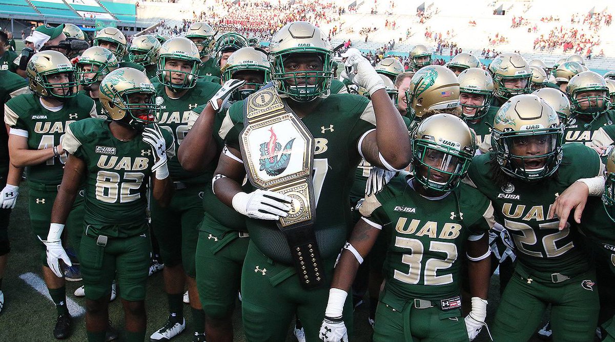 calvin77mcmill1's tweet photo. Blessed to receive an offer from UAB @UAB_FB @Coach_Tatum58 https://t.co/zAo8fr7wEi