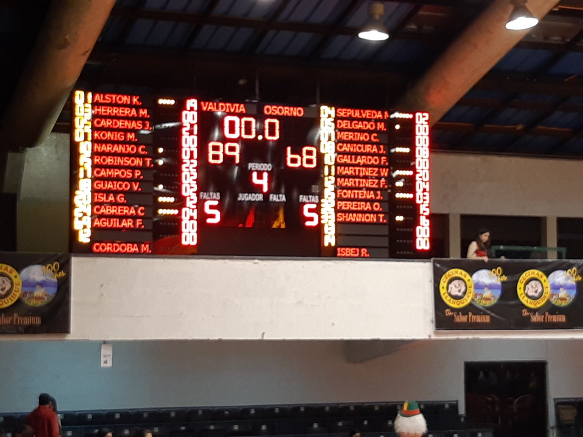 komplutense's tweet photo. Ojo aquí @ArgsXMundo 👇
Que gran partido el de @MartiinC5 hoy. En 30 min de juego 21PTS 6AS y 2REC. Un titán hoy conduciendo al @CDVBasket al triunfo. https://t.co/oVK9BYWh74