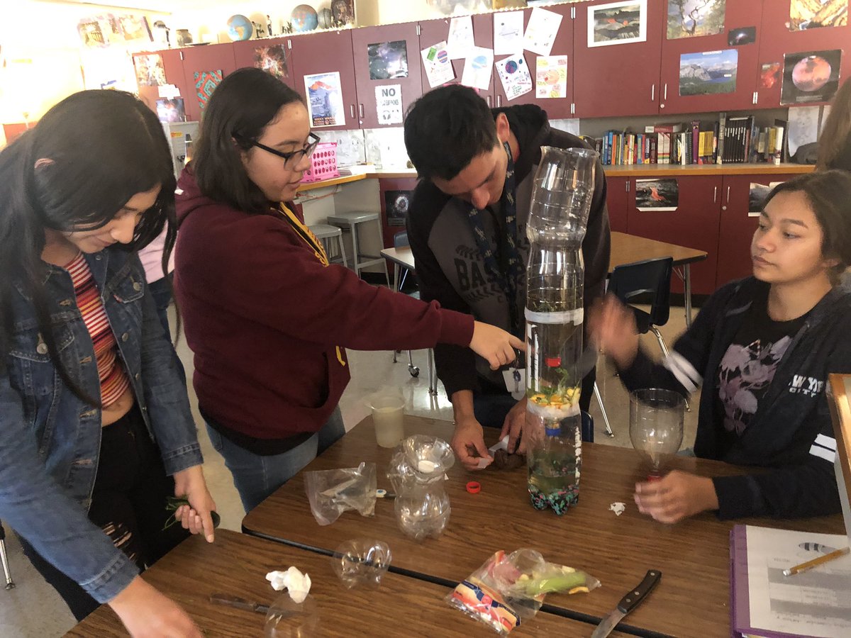 Apes_411's tweet photo. Giving fishies a new and improved home. The Eco column set up was a success! :) #apes5 https://t.co/VCnLHbMZkO