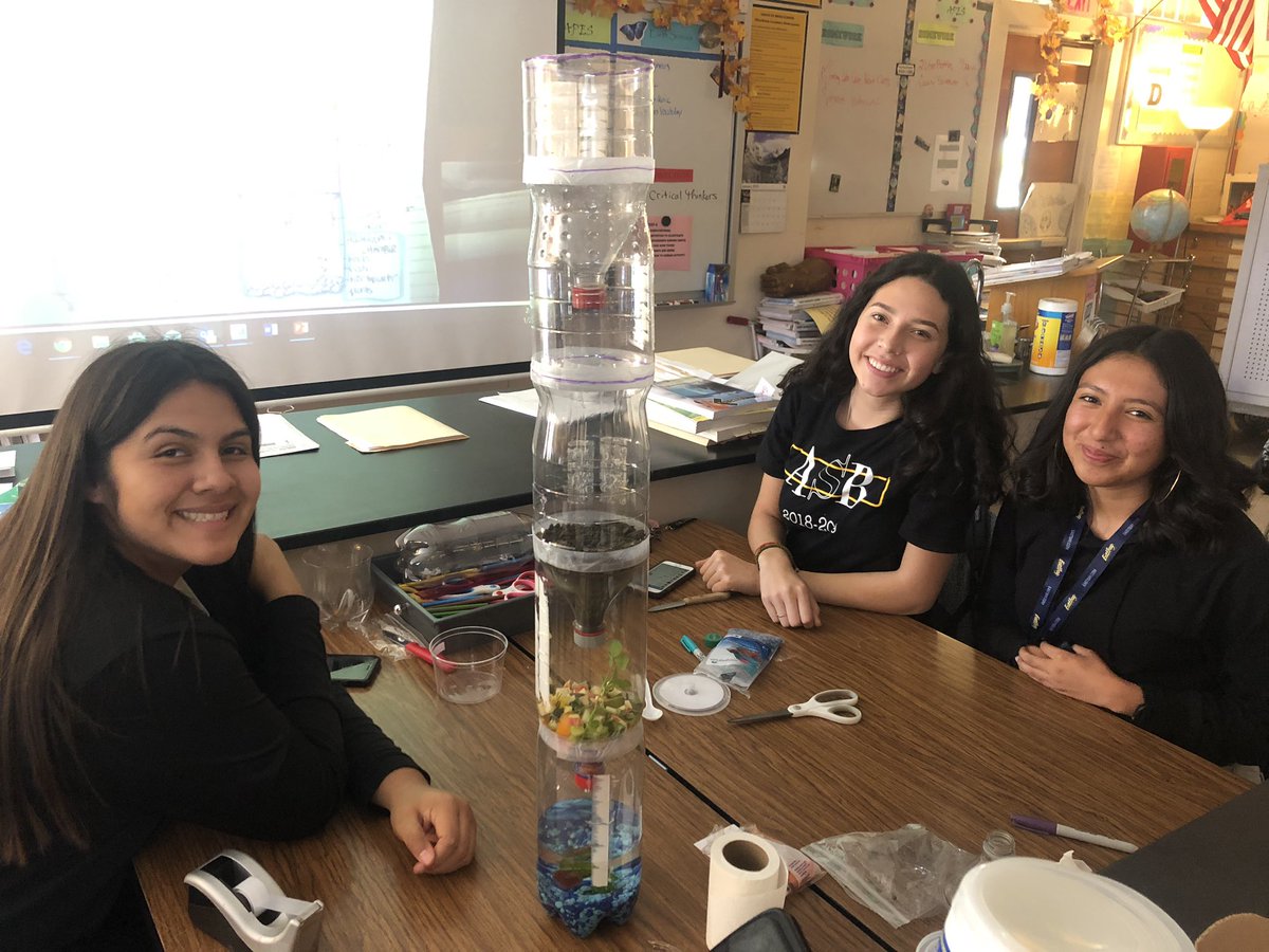 Apes_411's tweet photo. Giving fishies a new and improved home. The Eco column set up was a success! :) #apes5 https://t.co/VCnLHbMZkO