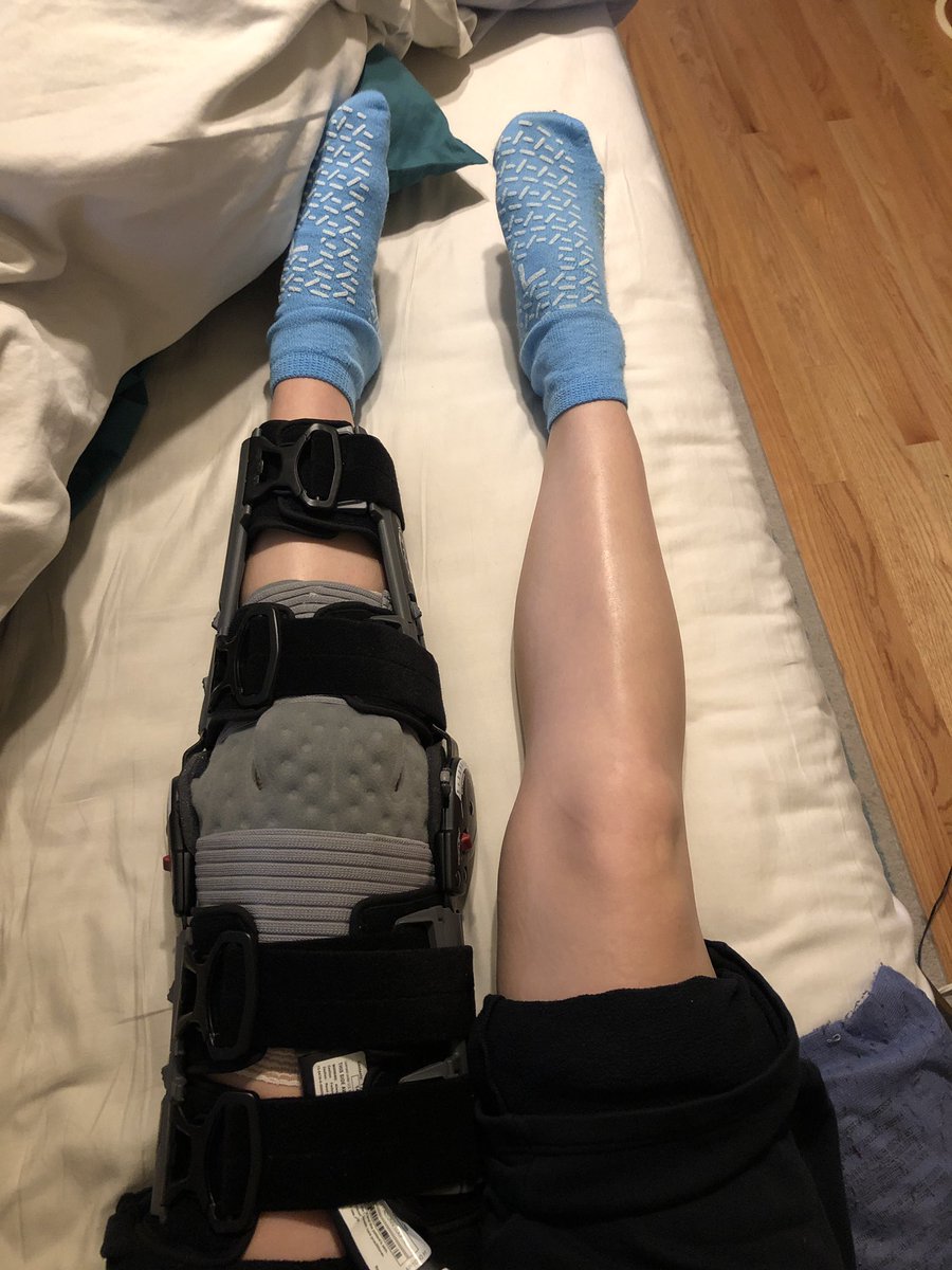 AlexandraJKLC's tweet photo. Recovery is going well! Rested all weekend and started my @saccitycoll online classes this week... one way to keep this ballerina from getting too restless during bed rest. 🤓💃🛏📓📚
#newACLpart4 #ballerinaproblems #sacballet #capitaldanceproject #sacramento https://t.co/XYtzKQH7QL
