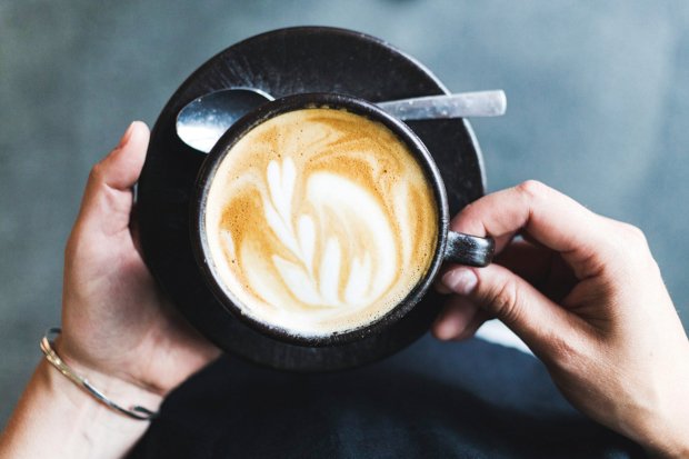 facoffee_bot's tweet photo. 廃棄される「コーヒー抽出かす」で作ったエコでクリエイティヴなカップ&ソーサー
コーヒー好きな人へのプレゼントとして人気
KAFFEEFORM. カップ&ソーサー
https://t.co/YybTixm5NJ
#kaffeeform
https://t.co/gswq6AvpMU