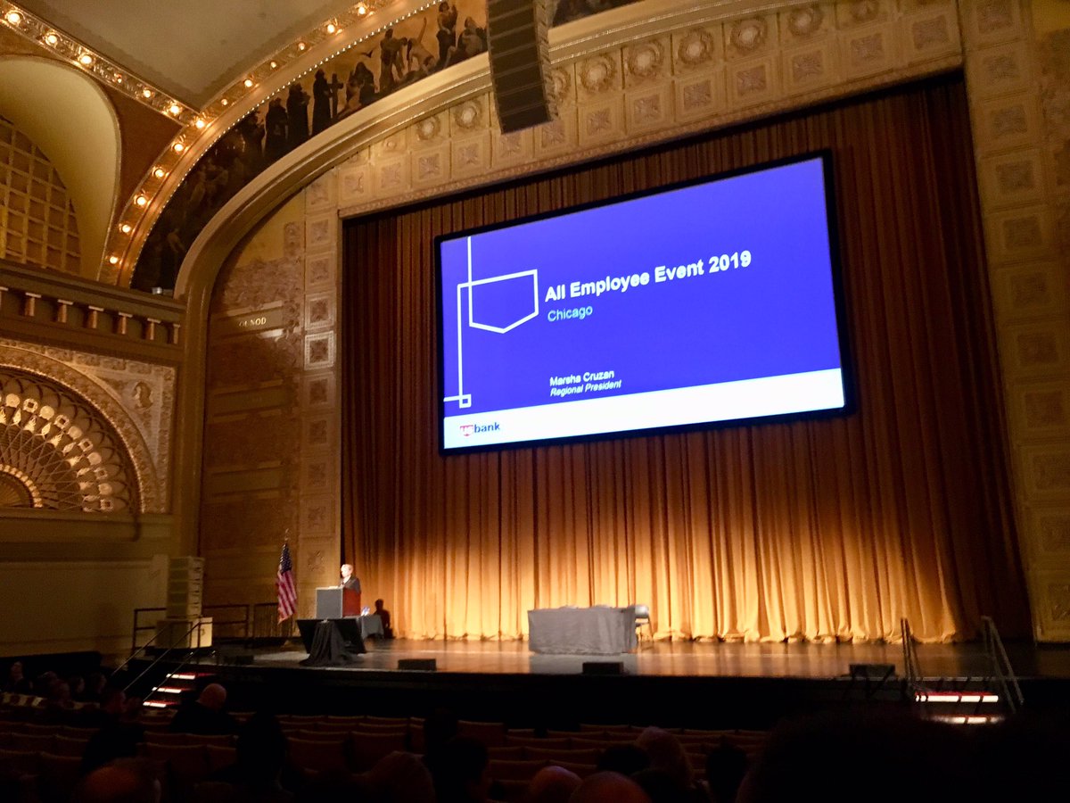 cassiewags's tweet photo. Another great Chicago venue for another great @usbank All Employee Event. Thanks to all who played a part in making today possible and to Leslie for joining us! #USBAllEmployeeEvent #USB60 https://t.co/Zop4bxbc0T
