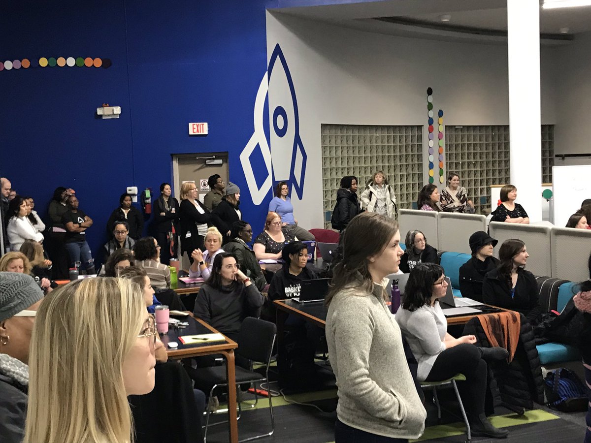 leahkfreePR's tweet photo. Wall-to-wall women on a mission. The first day of CoderGirl always brings the absolute best energy into the LC Mentor Center! #YouCodeGirl https://t.co/GpP41Ej7He