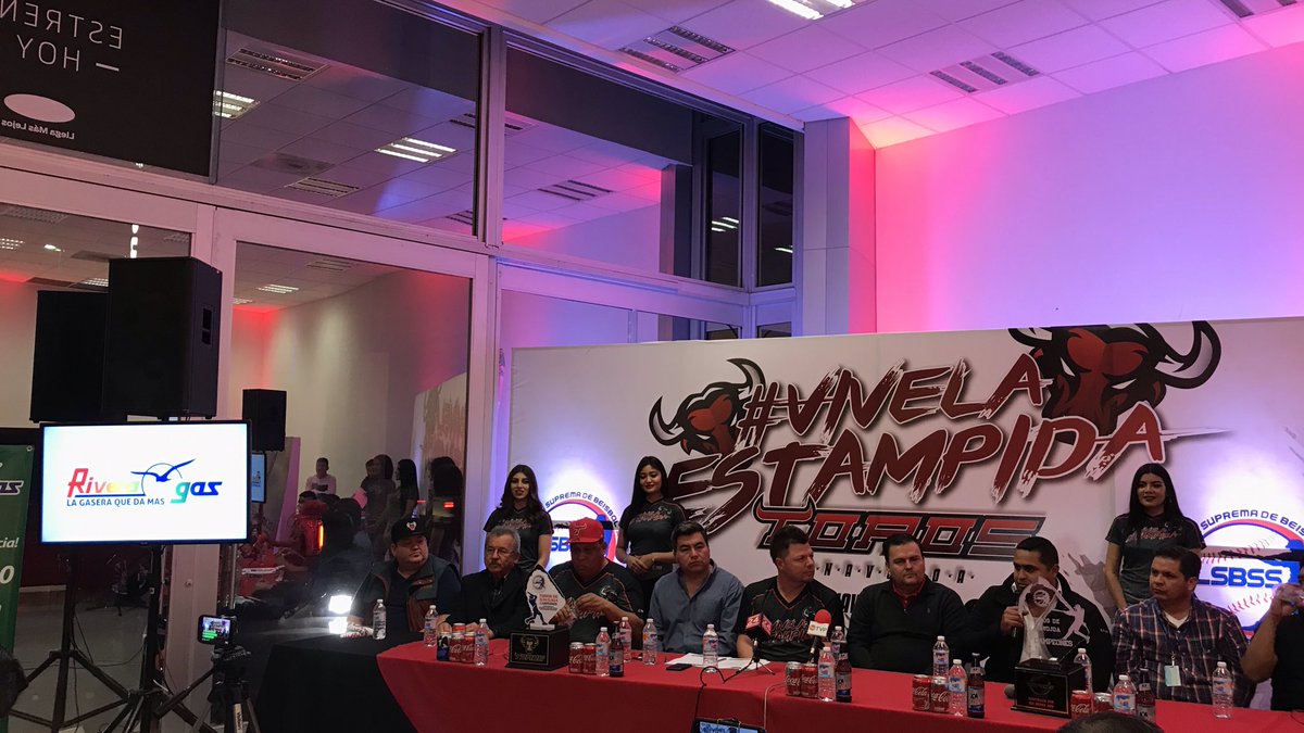 RiveraGas's tweet photo. Rueda de prensa @TorosNavojoa  🚛🔥 #RiveraGas #Navojoa #Toros https://t.co/Jw19ddDPqd