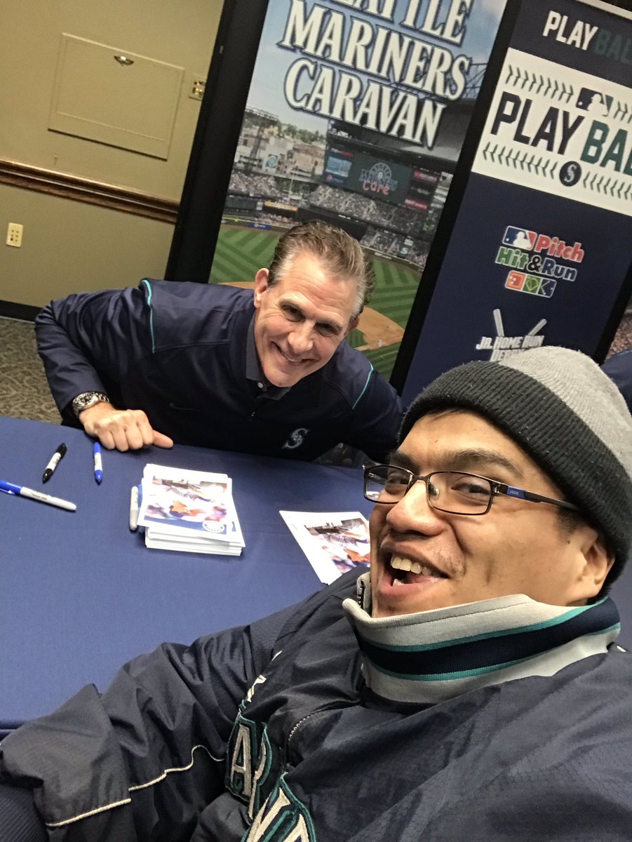 Clippers_Voice's tweet photo. #TrueToTheBlue at the @Mariners #MarinersCaravan in Lacey, WA.
Got a compliment from @DaveValleMLB &amp; Rick Rizzs on my voice. Rolled out of there feeling excited for the rest of my announcing season. 
#SailAndPrevail https://t.co/Aa5nwk6Q1P