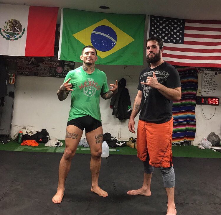 ElMexicanMuscle's tweet photo. Always good wórk when the homey is in house. Thanks for the push tonight fam... @wartape1 @GRiTMouthGuards @TheFightDocs @dethrone
#wearetheMayanz #traininglife #burndownthecastle #trilogycamp #fightlife #wfc99 #CastilloCaraballo3 #comebackseason #askaboutus
NCMGT™️ 🇲🇽 MFT™️ https://t.co/VnMhyunJqD