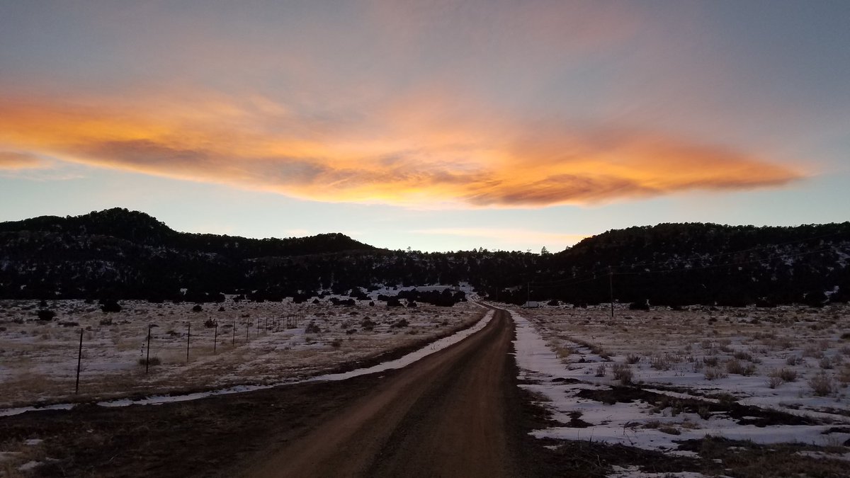 koalaseedco's tweet photo. Sunset at the ranch tonight #koalahemp #coloRADo https://t.co/n46pEIVm1Y