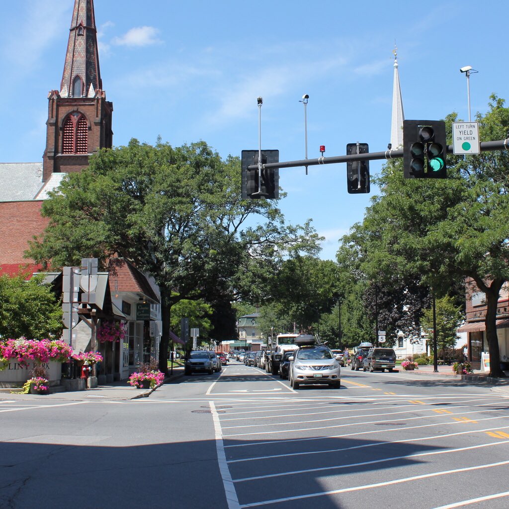 LostNewEngland's tweet photo. Main Street from the corner of High Street in #Brattleboro #Vermont around 1865-1885 and 2017. https://t.co/GJHlIJoKv5 https://t.co/DggfcPJ8y2