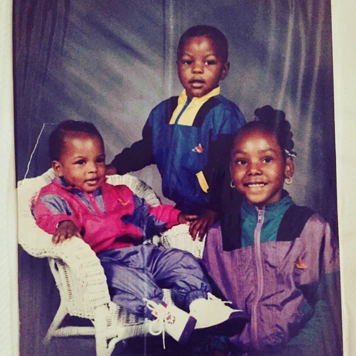 BRANDNAMEY0URz's tweet photo. My idol is the 🐐 

Im gone make @JColeNC a fan one day along with the rest of the 🌎 

#MiddleChild 

#Y0URz #THRAPY https://t.co/ss2HaM0ChO