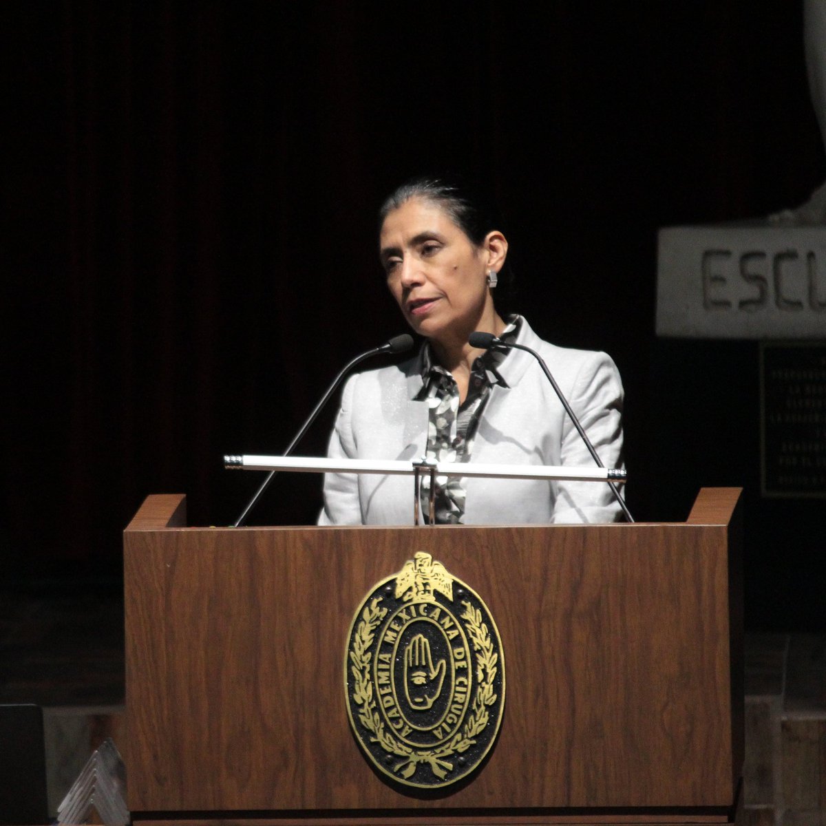 SSaludCdMx's tweet photo. Nuestra titular, la Dra. @OlivaLopezA, encabezó el ciclo de conferencias de la @SSPublicaCDMX con la ponencia sobre el derecho a la salud en la Ciudad de México. https://t.co/T2Wj84ULcd