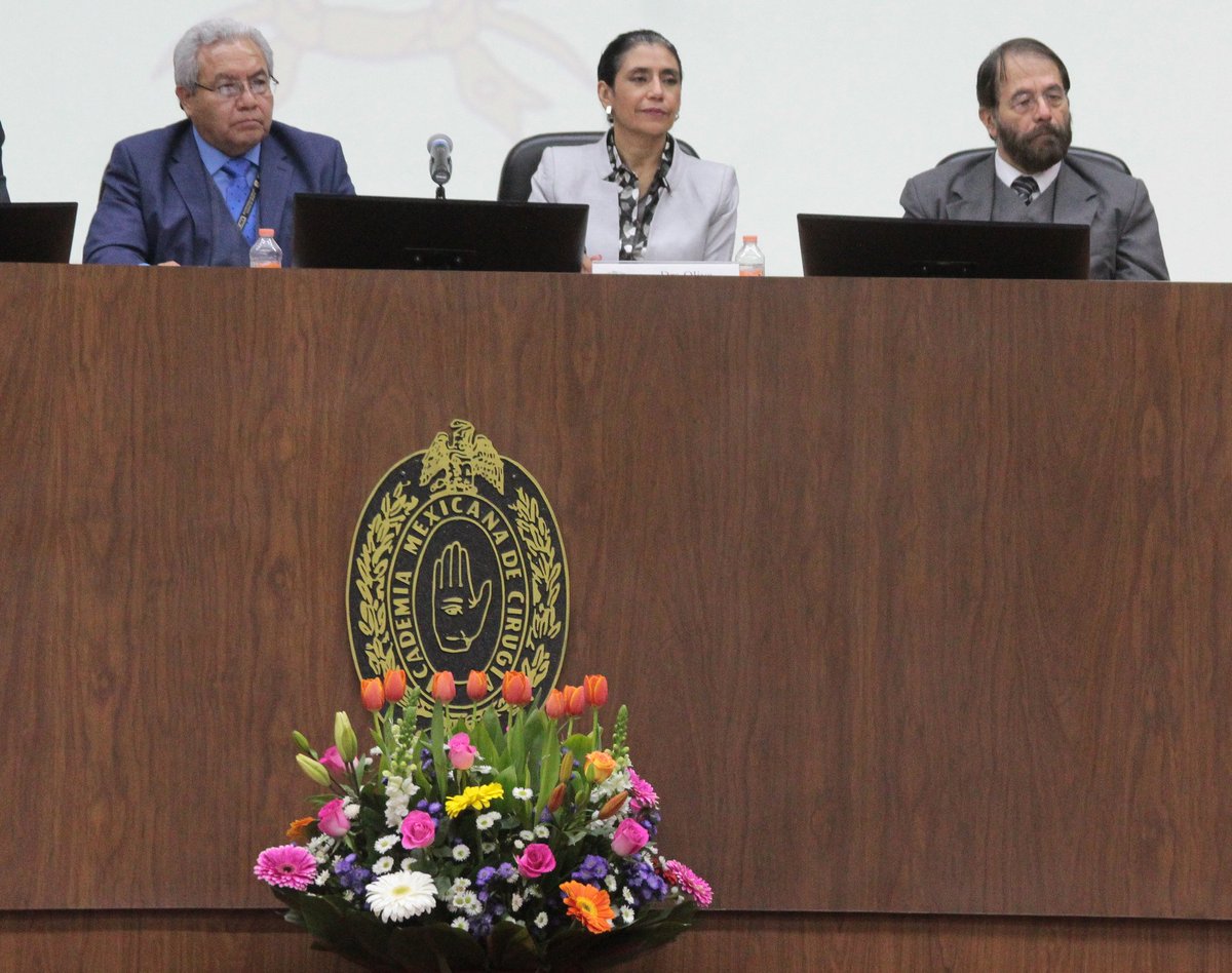 SSaludCdMx's tweet photo. Nuestra titular, la Dra. @OlivaLopezA, encabezó el ciclo de conferencias de la @SSPublicaCDMX con la ponencia sobre el derecho a la salud en la Ciudad de México. https://t.co/T2Wj84ULcd