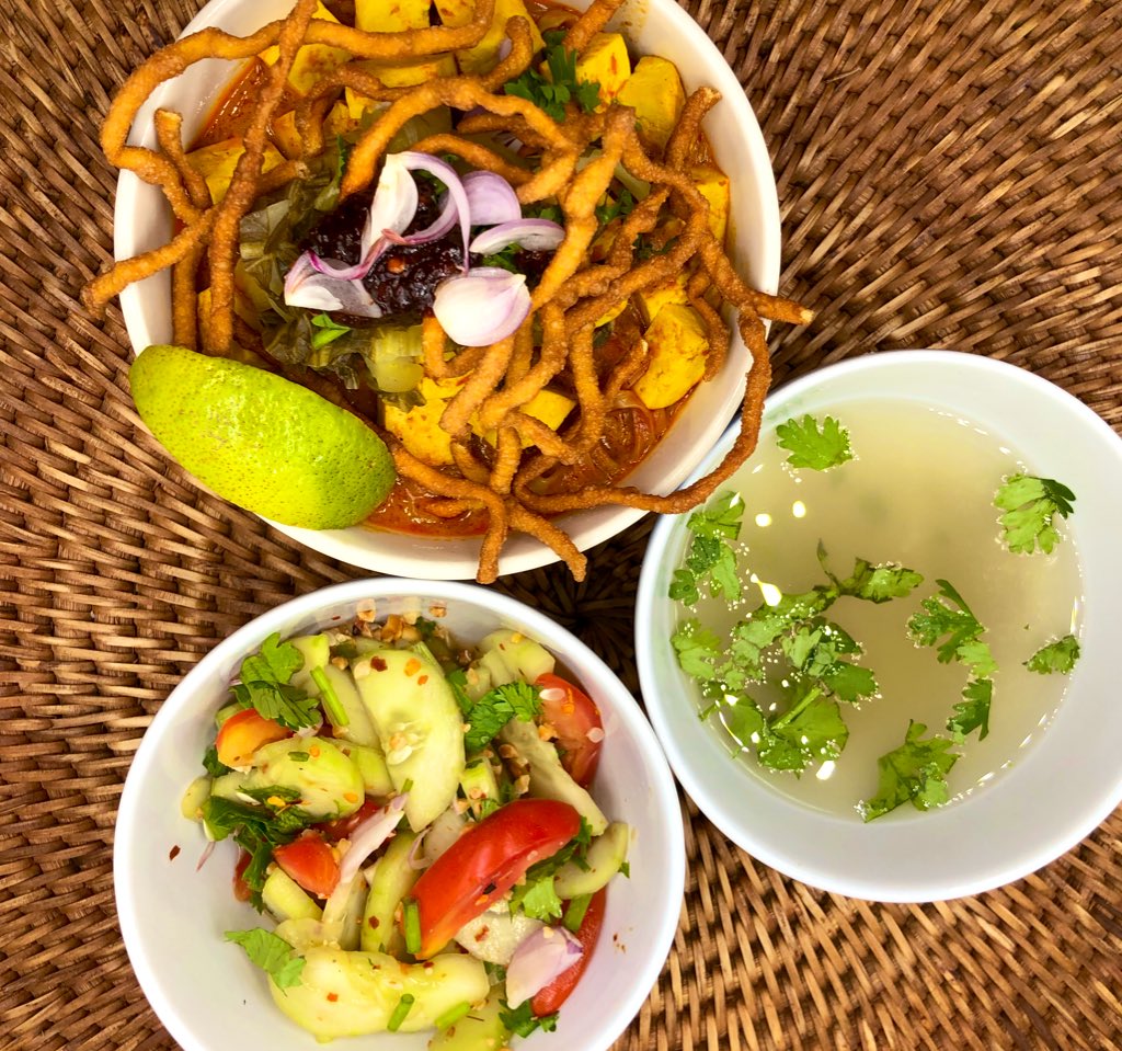 lenubienne's tweet photo. I explored a local market and took a cooking class in Chiang Mai, Thailand. Afterwards, they brought out a light box for us to snap our food. 10/10 recommend other places start doing this. #AtlasArcher https://t.co/CsSI0lJlbR