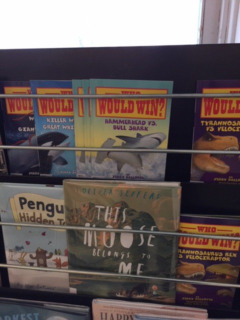 NijiLibrary's tweet photo. I love this series by @jerrypallotta Who Would Win? It is informational text written with style! A great model for student writing. Thanks to @IndigoLOR we now have lots in our library. https://t.co/Vq2JqqMIzy