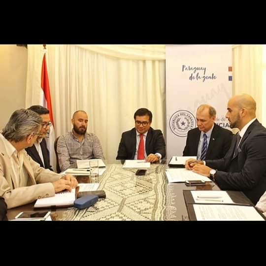 Interesante iniciativa que tendrá su inicio en nuestra Capital, a través de un proyecto del <a href="/MJusticiaPy/">Ministerio de Justicia</a> el <a href="/mambiente_py/">Ministerio del Ambiente y Desarrollo Sostenible Py</a> y la <a href="/AsuncionMuni/">Municipalidad de Asunción</a> 

#JusticiaAmbiental 👌🏻

x.com/asuncionmuni/s…
